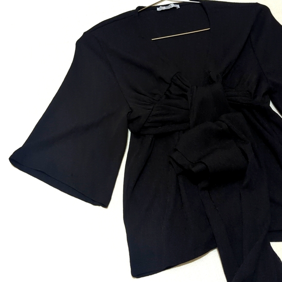 Zara | Blouse | Tie Front | Gauze Like Material Chic | Flutter Sleeves | Stretch - Picture 3 of 6